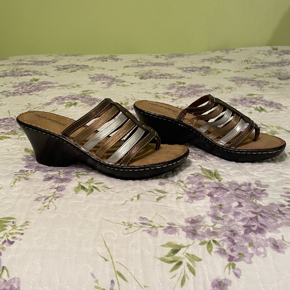 Natural Soul by Naturalizer Wedge Sandals. Size 8M. Like new condition. - Picture 3 of 7
